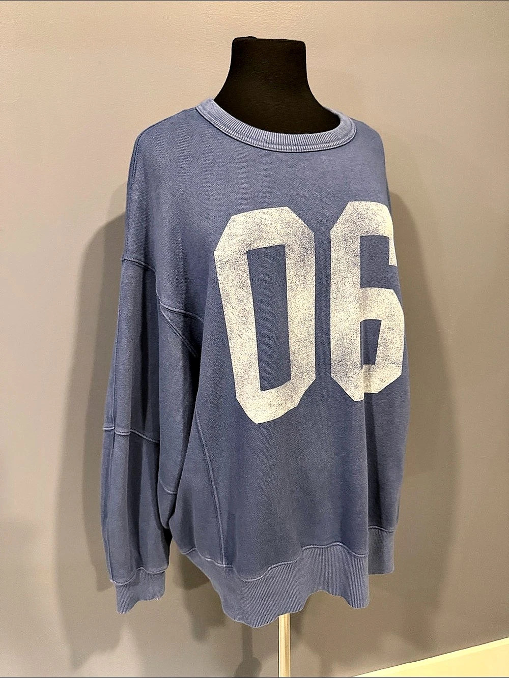 Aerie 06 Graphic Oversized Sweatshirt in Blue Size Medium NWT